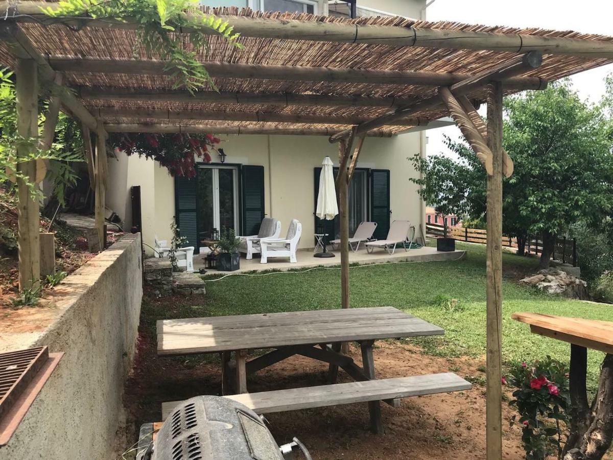 Villa Chez Nikos Kompítsion Exterior foto